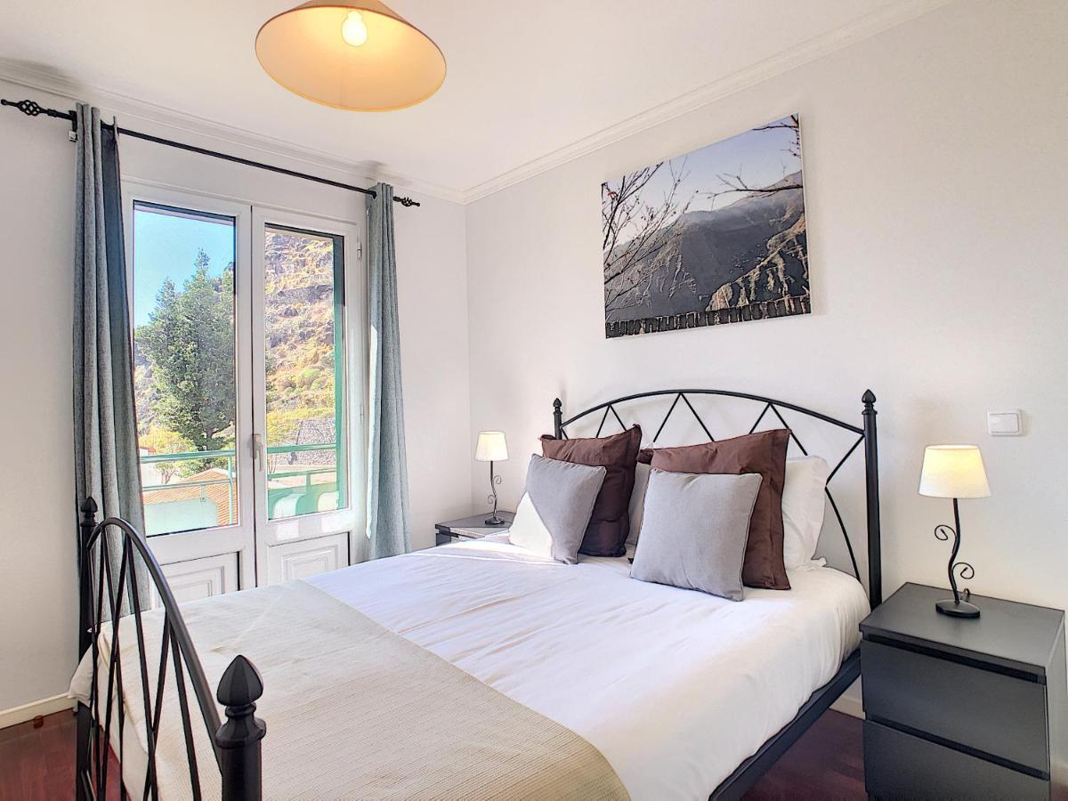 Sea N' Sun Apartment By Lovelystay Ribeira Brava Eksteriør billede