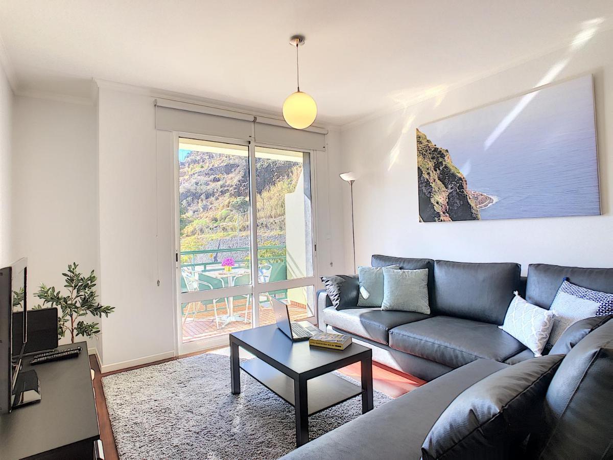 Sea N' Sun Apartment By Lovelystay Ribeira Brava Eksteriør billede
